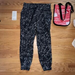 Lululemon Ready to Rulu Jogger 29"
Eventide Jacquard Spray Dye Black Deep Coal-8